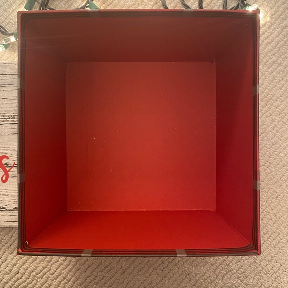 Design Focus I Holiday Gift Box I Happy Holidays Square Empty Gift Box - Picture 3 of 16